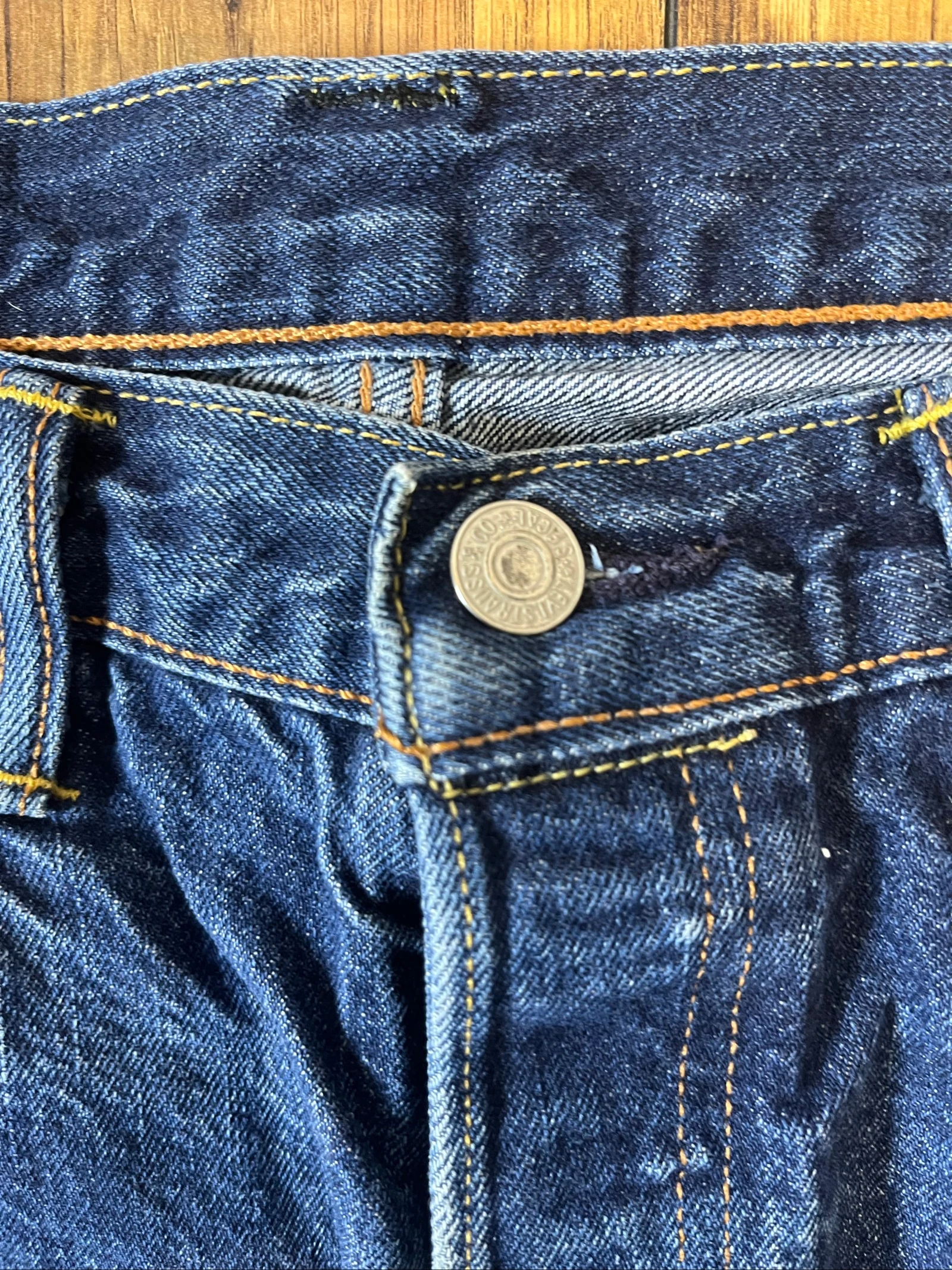 501 blauwe medium rechte snit lichtgevende natuurlijke spijkerbroek - Levi's Strauss & Co - maat 34/30 - goede staat – photo 2
